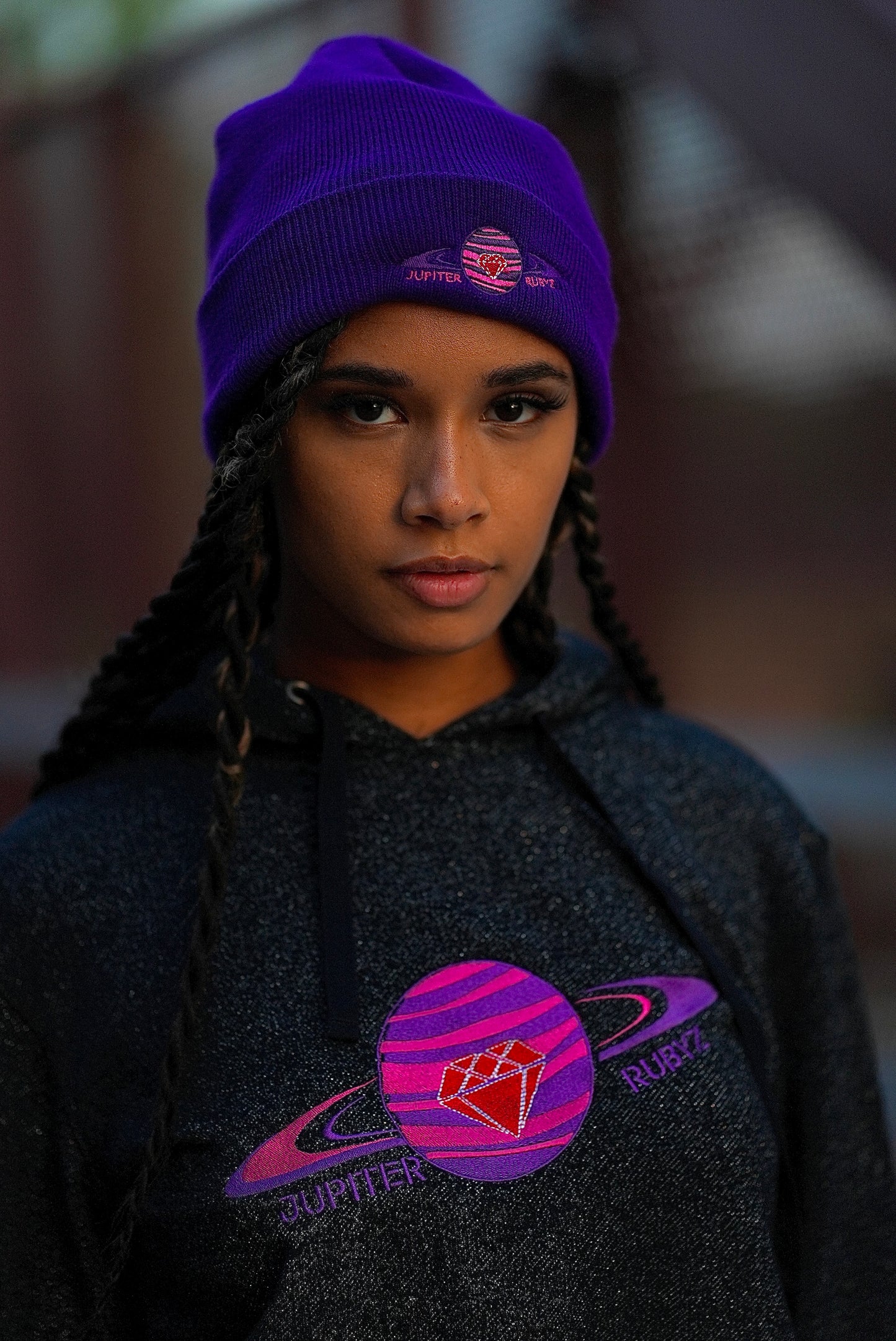 Rubinroter Glitzer-Hoodie